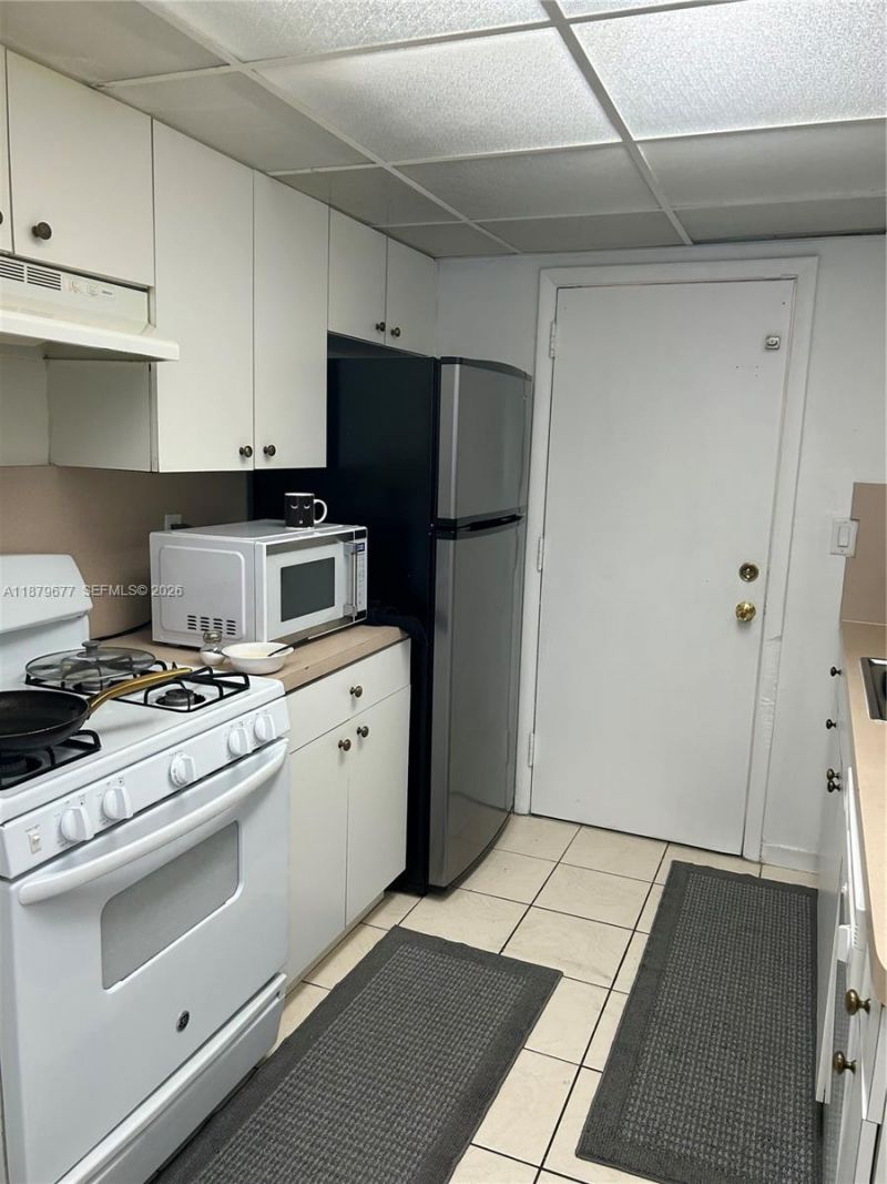 17901 NW 68th Ave, Unit R209, Hialeah, FL 33015 Photo