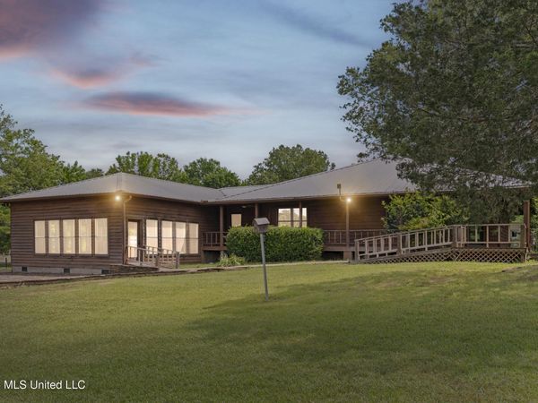 3876 Bett-thyatira Road, Coldwater, MS 38618