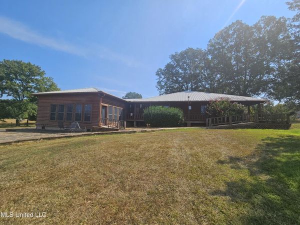 3876 Bett-Thyatira Road, Coldwater, MS 38618