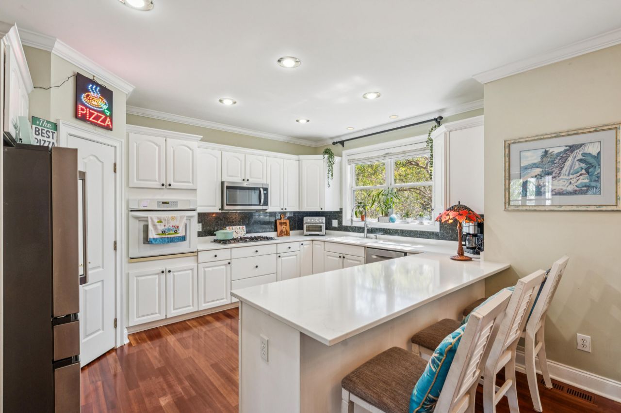 213 Harlech Way Photo 12