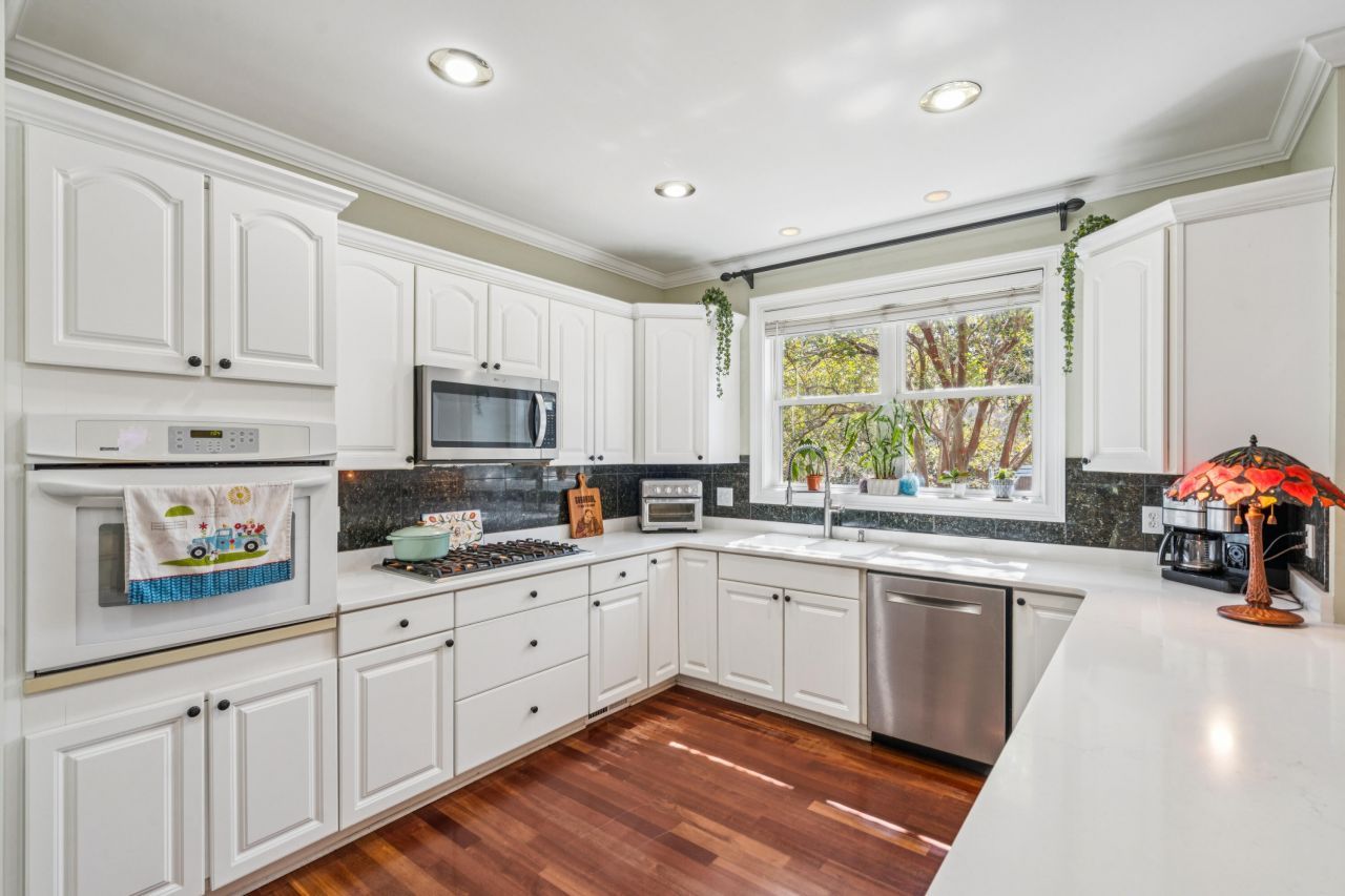 213 Harlech Way Photo 14