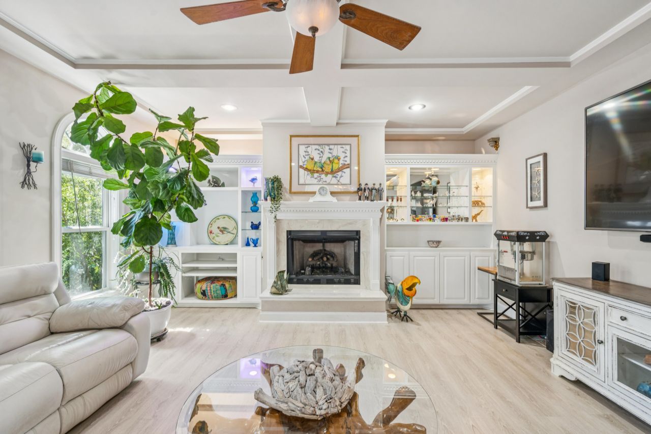 213 Harlech Way Photo 15