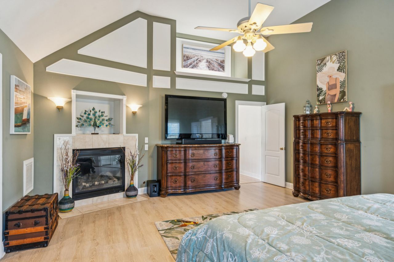 213 Harlech Way Photo 27