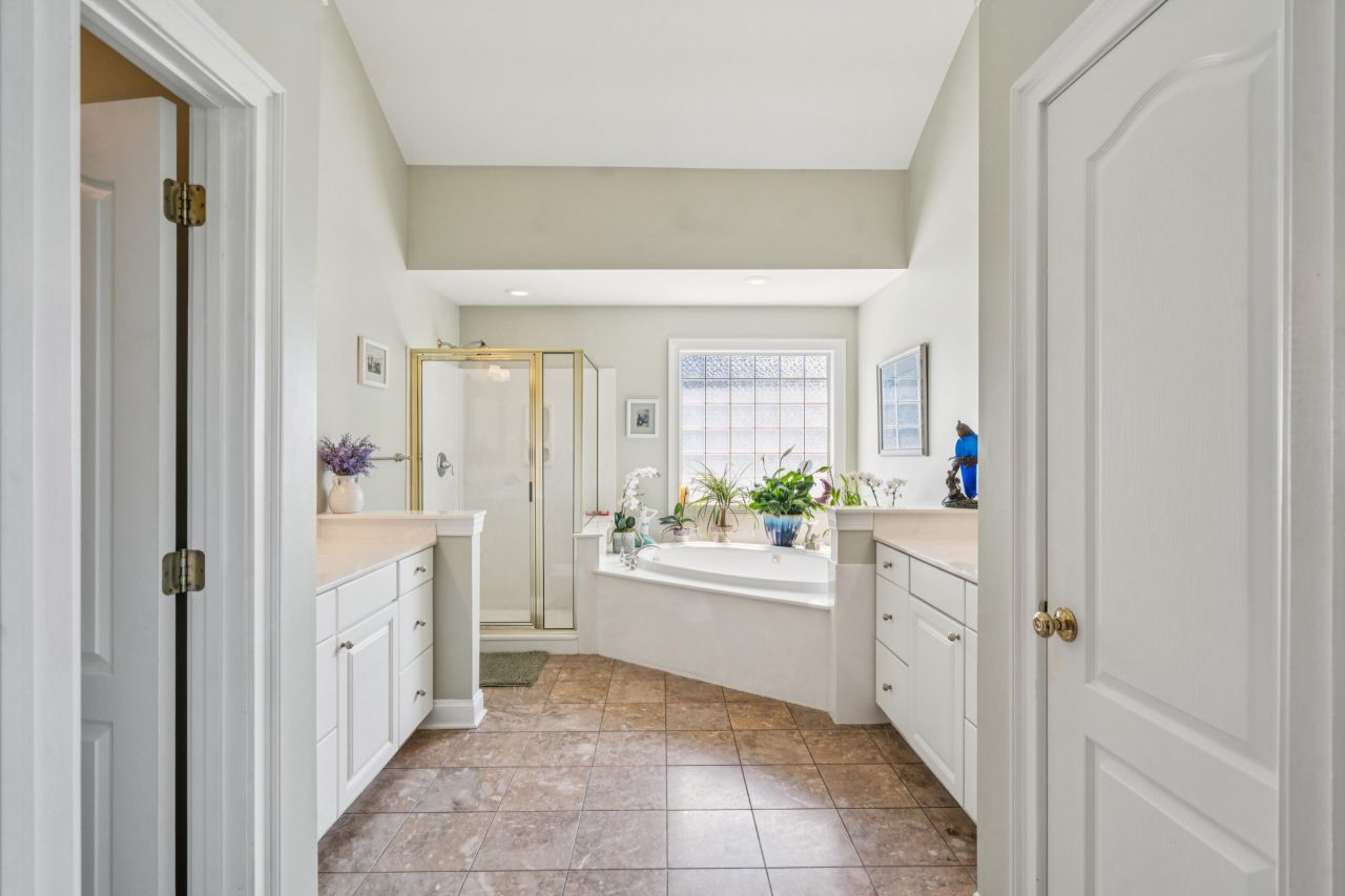 213 Harlech Way Photo 29