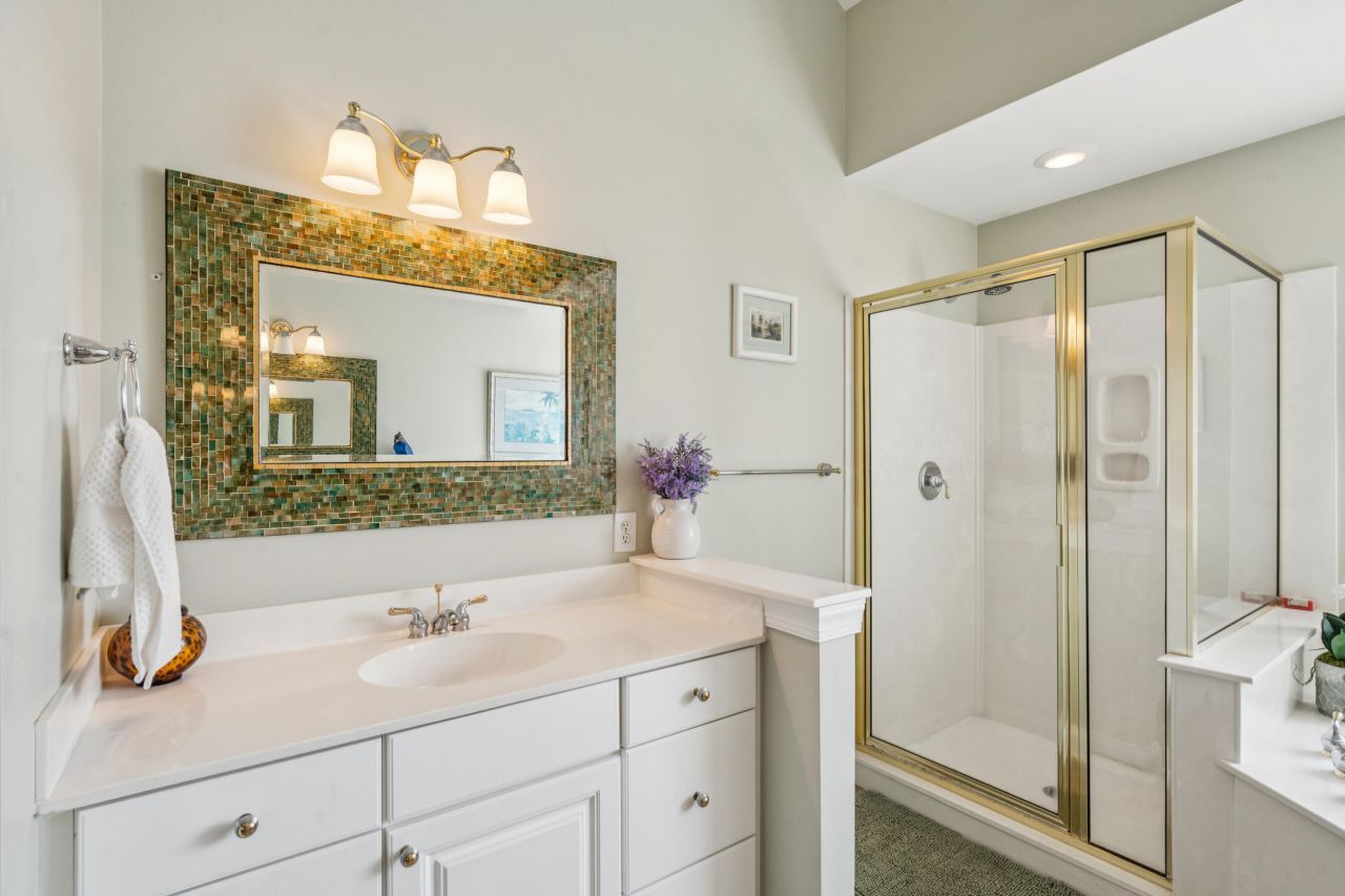 213 Harlech Way Photo 30