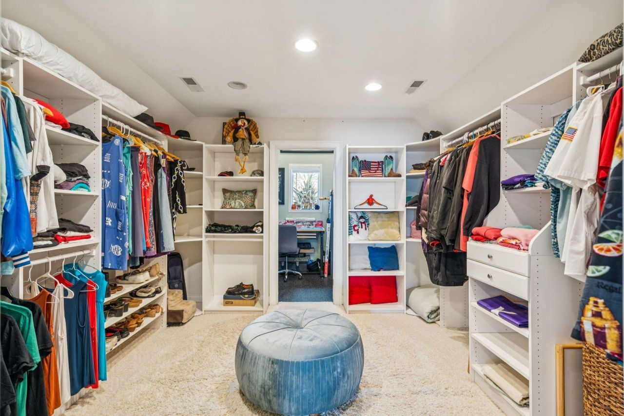 213 Harlech Way Photo 32