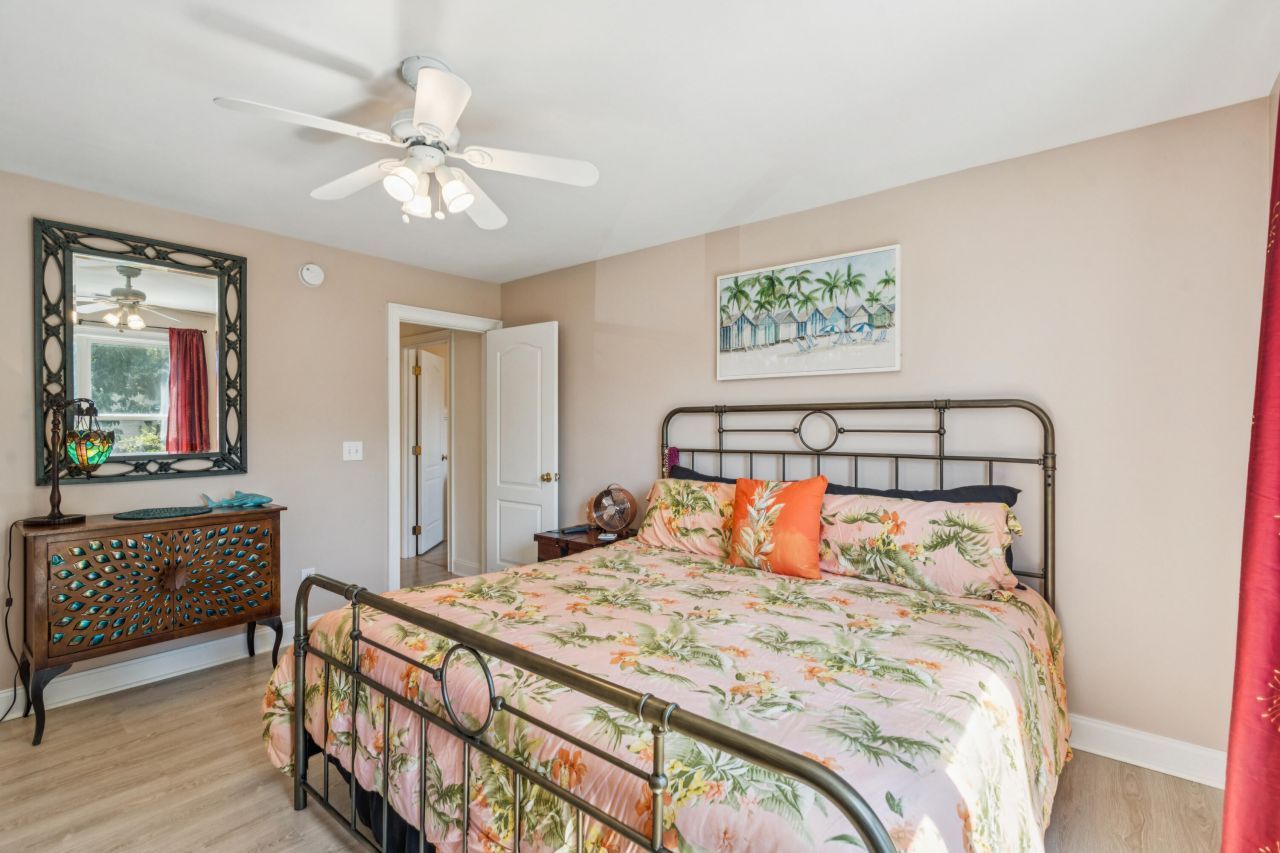 213 Harlech Way Photo 34