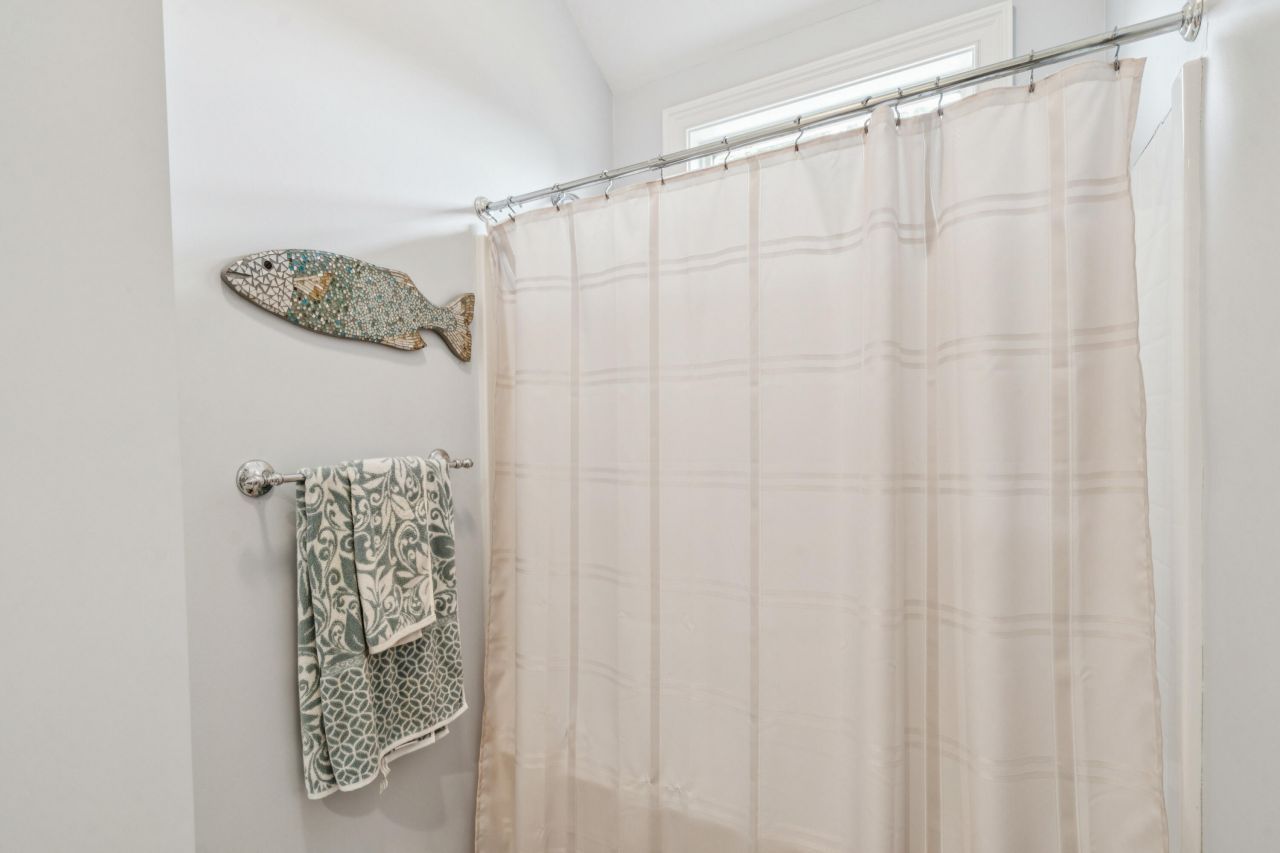 213 Harlech Way Photo 38