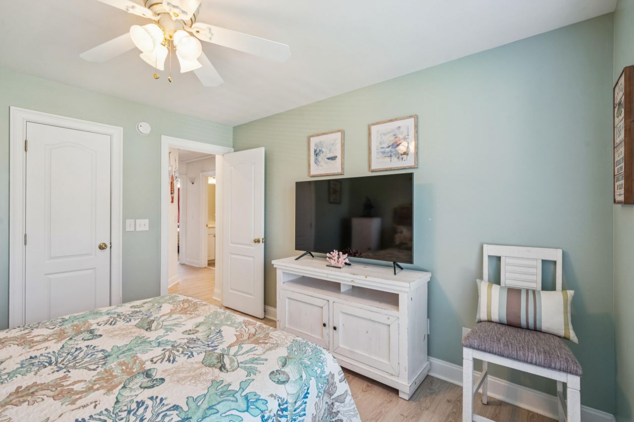 213 Harlech Way Photo 40