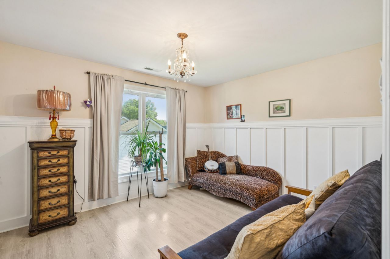 213 Harlech Way Photo 41