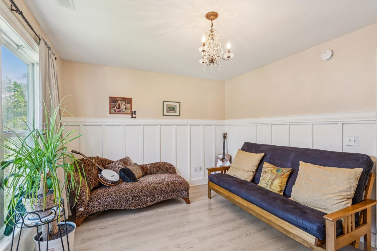 213 Harlech Way Photo 42