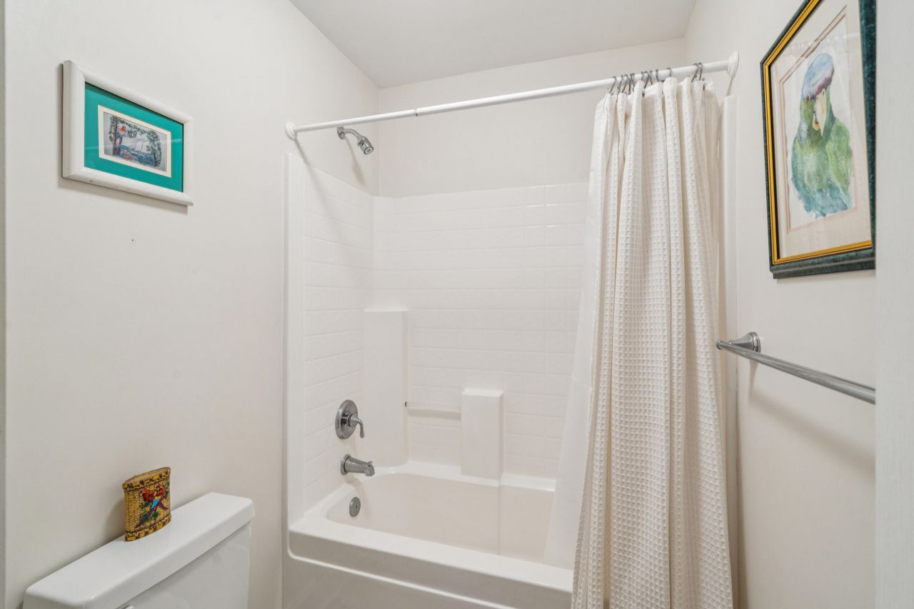 213 Harlech Way Photo 46