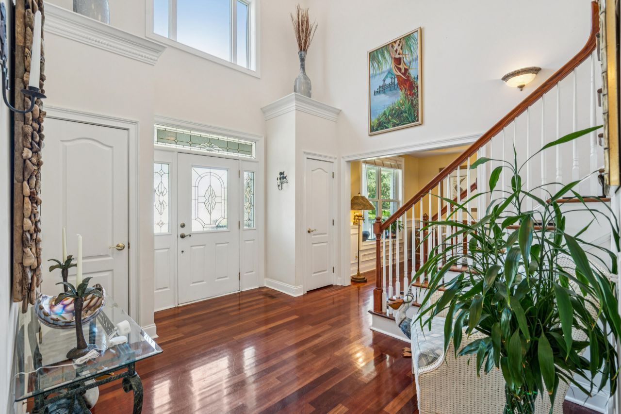 213 Harlech Way Photo 8