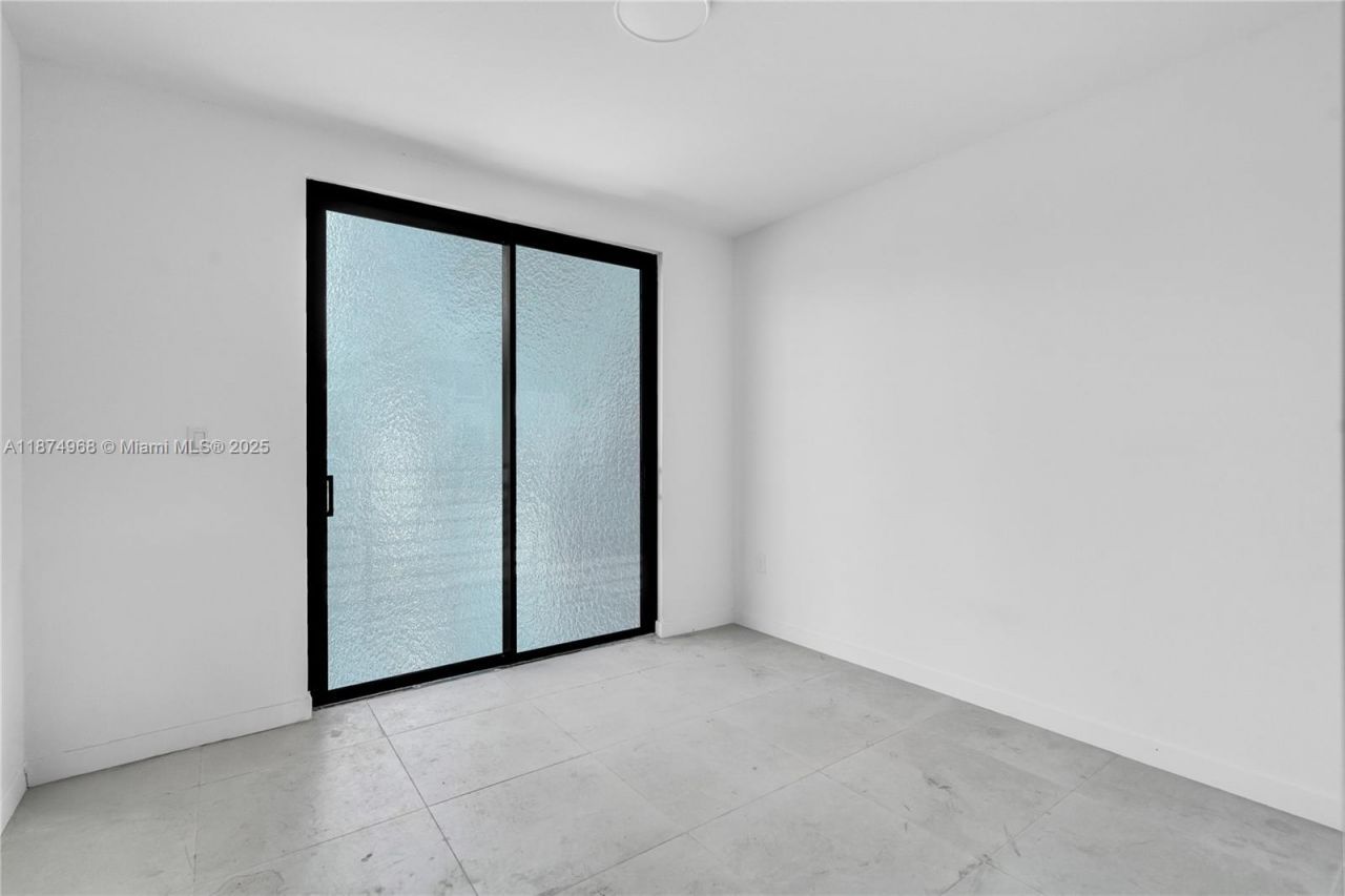 1656 NW 1st St, Miami, FL 33125 Photo