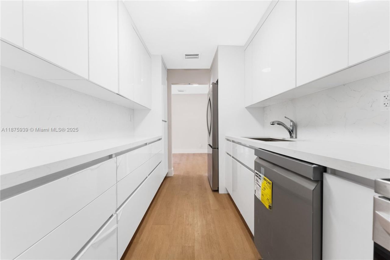 2722 NW 4th St, Miami, FL 33125 Photo