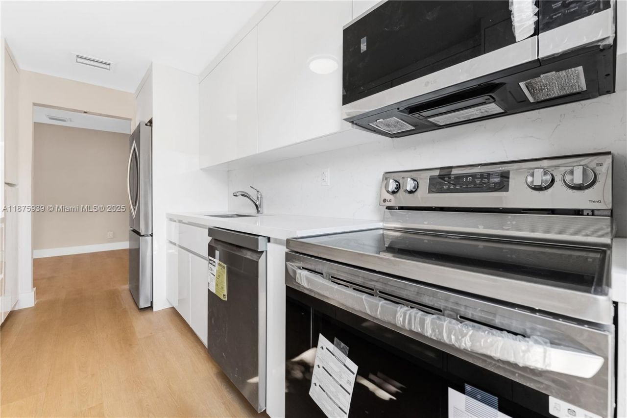 2722 NW 4th St, Miami, FL 33125 Photo