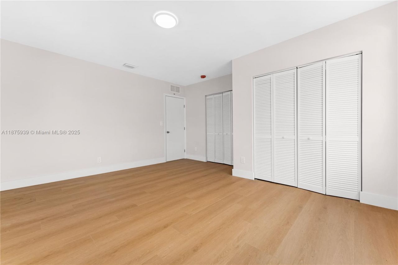 2722 NW 4th St, Miami, FL 33125 Photo