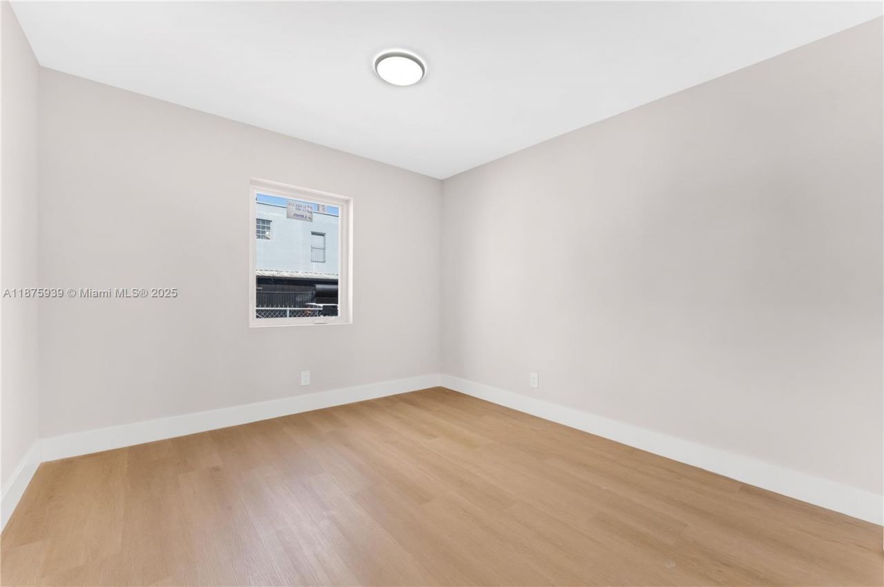 2722 NW 4th St, Miami, FL 33125 Photo