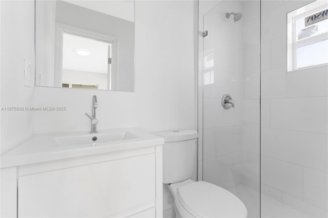 2722 NW 4th St, Miami, FL 33125 Photo