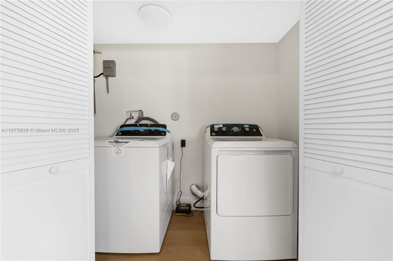 2722 NW 4th St, Miami, FL 33125 Photo