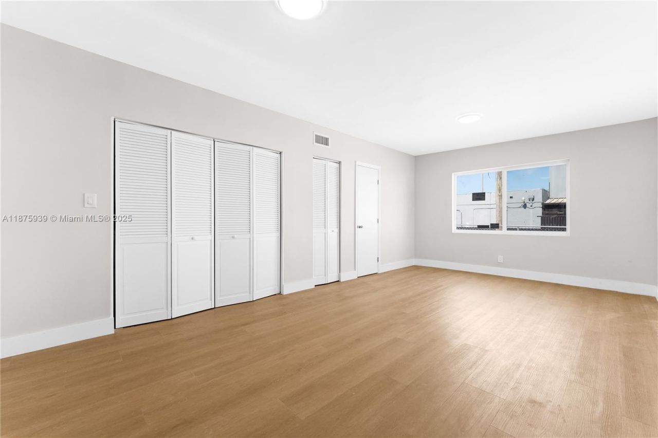 2722 NW 4th St, Miami, FL 33125 Photo