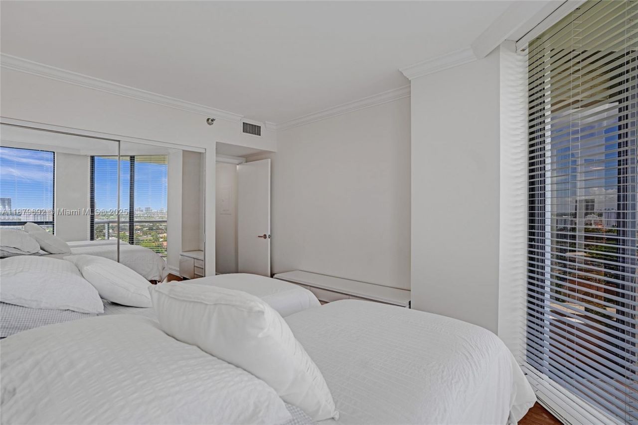 3640 Yacht Club Dr, Unit 1704, Aventura, FL 33180 Photo