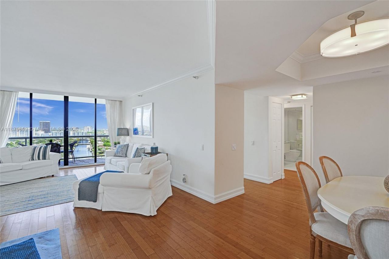 3640 Yacht Club Dr, Unit 1704, Aventura, FL 33180 Photo