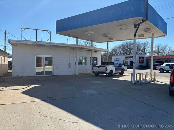 1000 Pennsylvania, Hartshorne, OK 74547