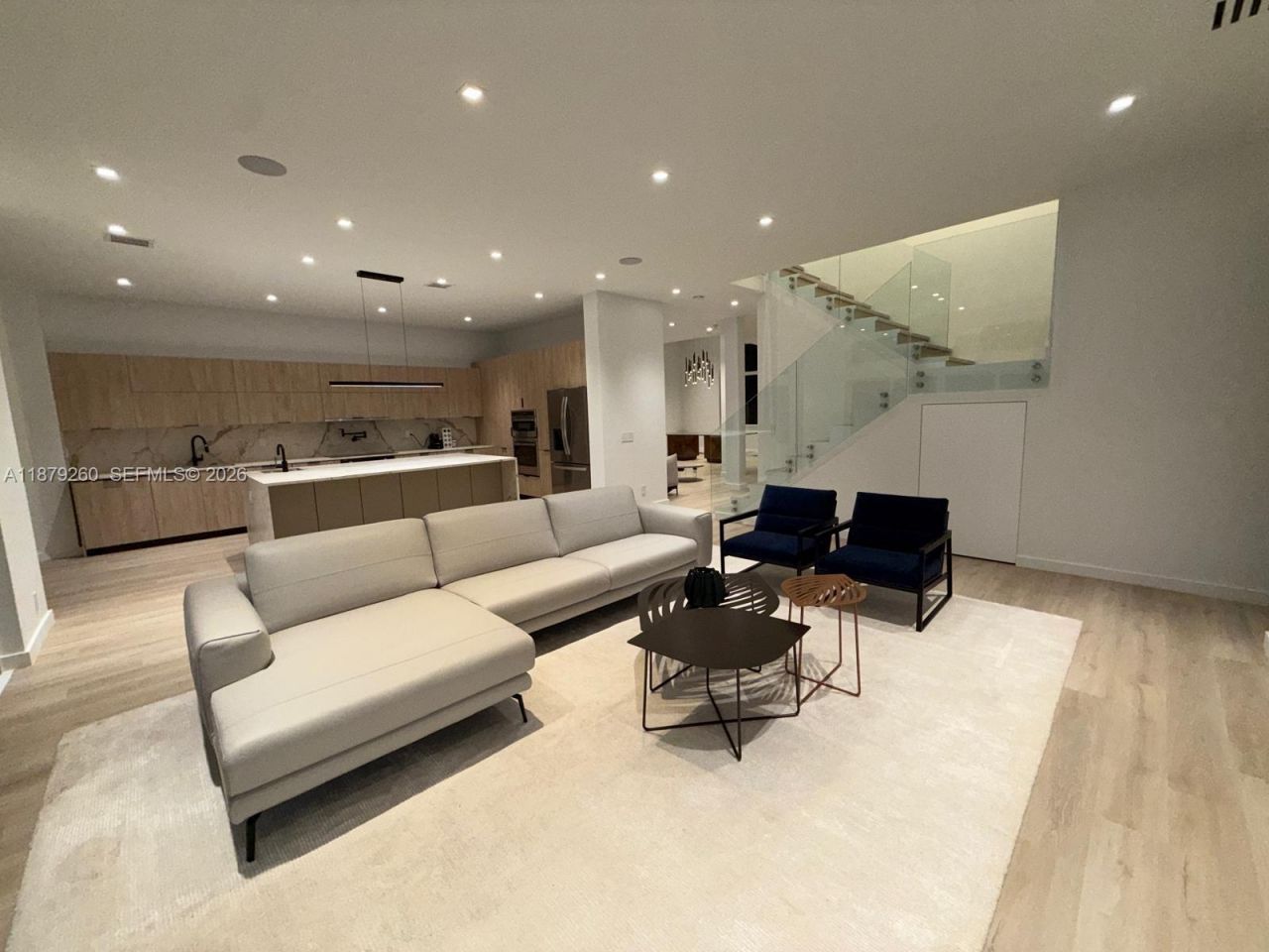 5371 SW 32nd Ter, Hollywood, FL 33023 Photo