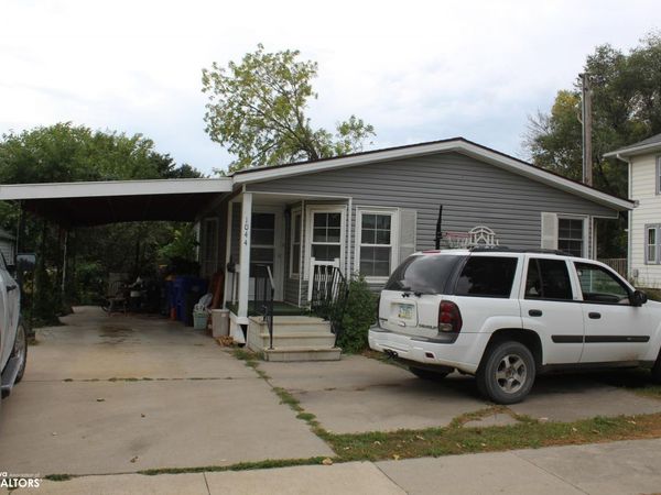 1044 Bush Avenue, Garner, IA 50438