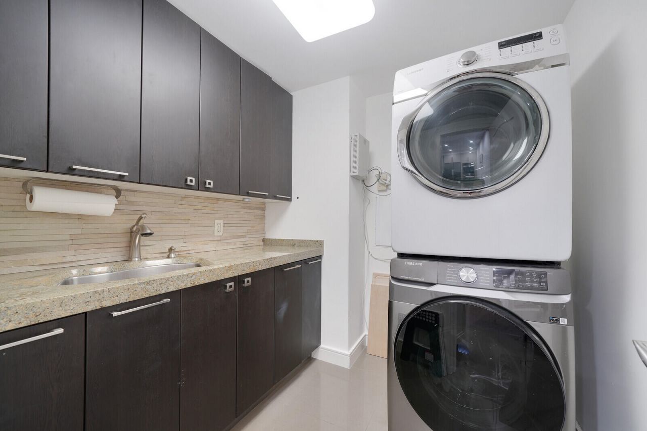 550 SE Mizner Boulevard, Unit B209, Boca Raton, FL 33432 Photo