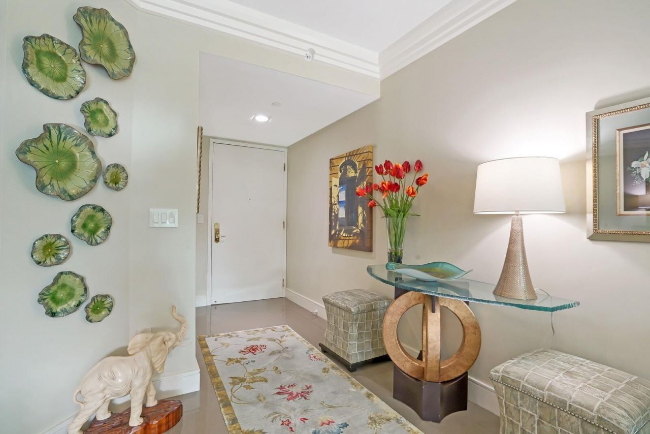 550 SE Mizner Boulevard, Unit B209, Boca Raton, FL 33432 Photo