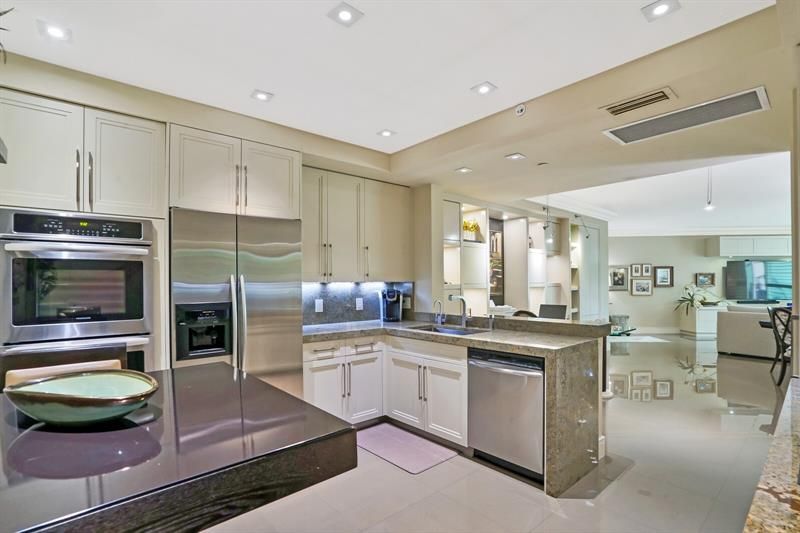 550 SE Mizner Blvd, Unit B209, Boca Raton, FL 33432 Photo