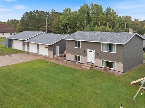 808 Center Drive NW, Chisholm, MN 55719