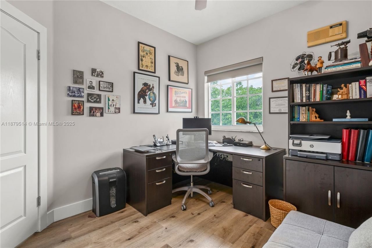 10934 NW 59th St, Doral, FL 33178 Photo