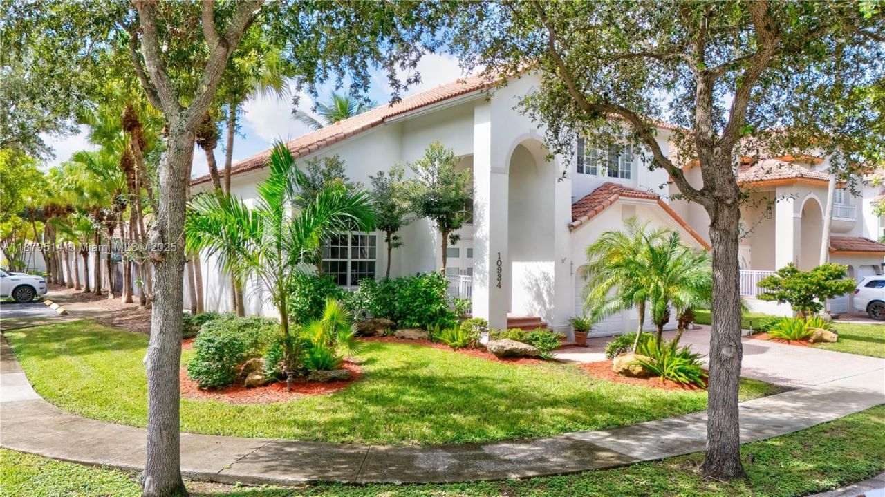 10934 NW 59th St, Doral, FL 33178 Photo