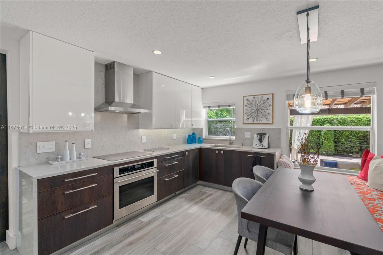 10934 NW 59th St, Doral, FL 33178 Photo