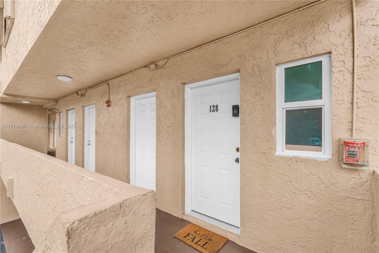 9956 SW 88th St, Unit 128-1, Miami, FL 33176 Photo
