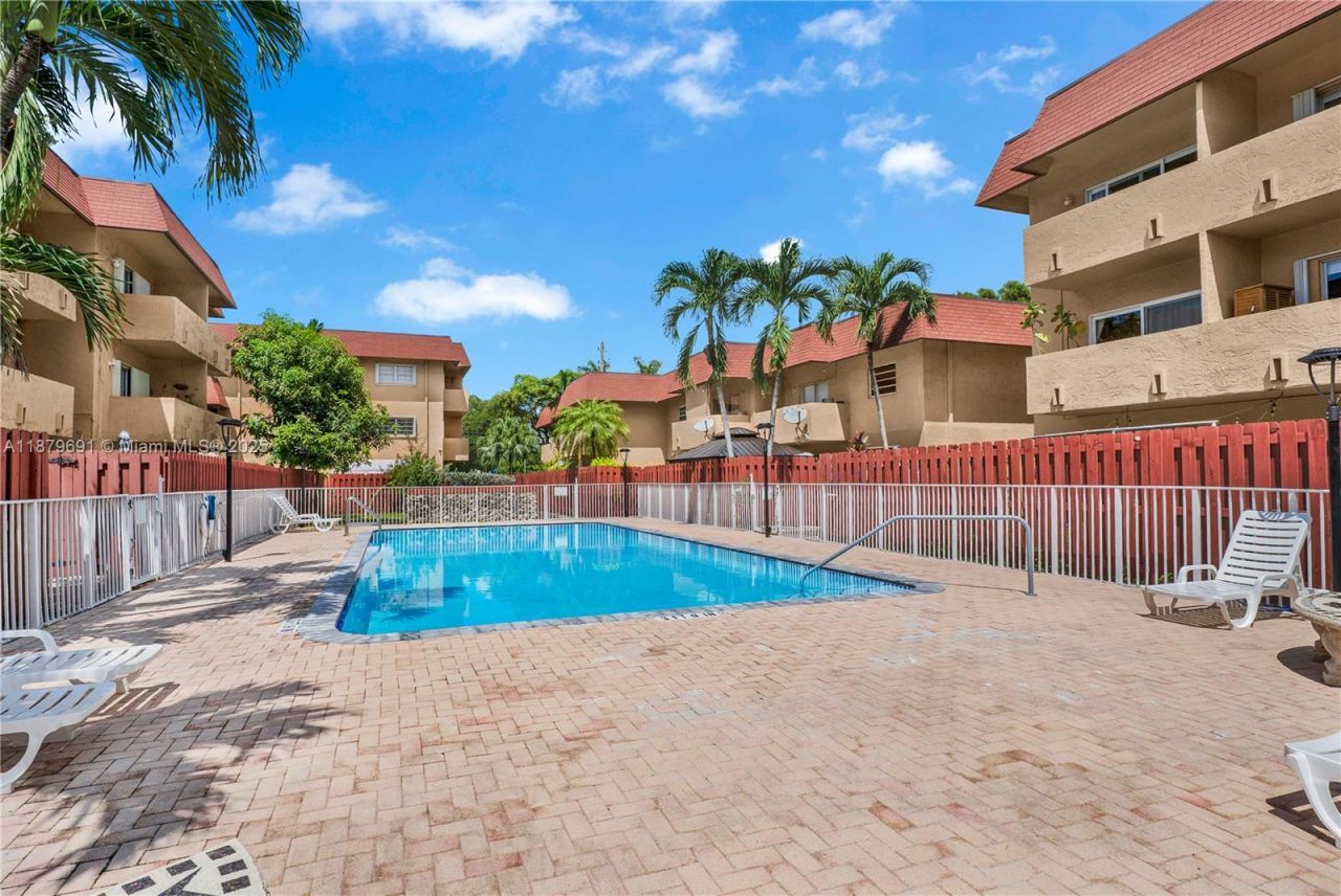 9956 SW 88th St, Unit 128-1, Miami, FL 33176 Photo