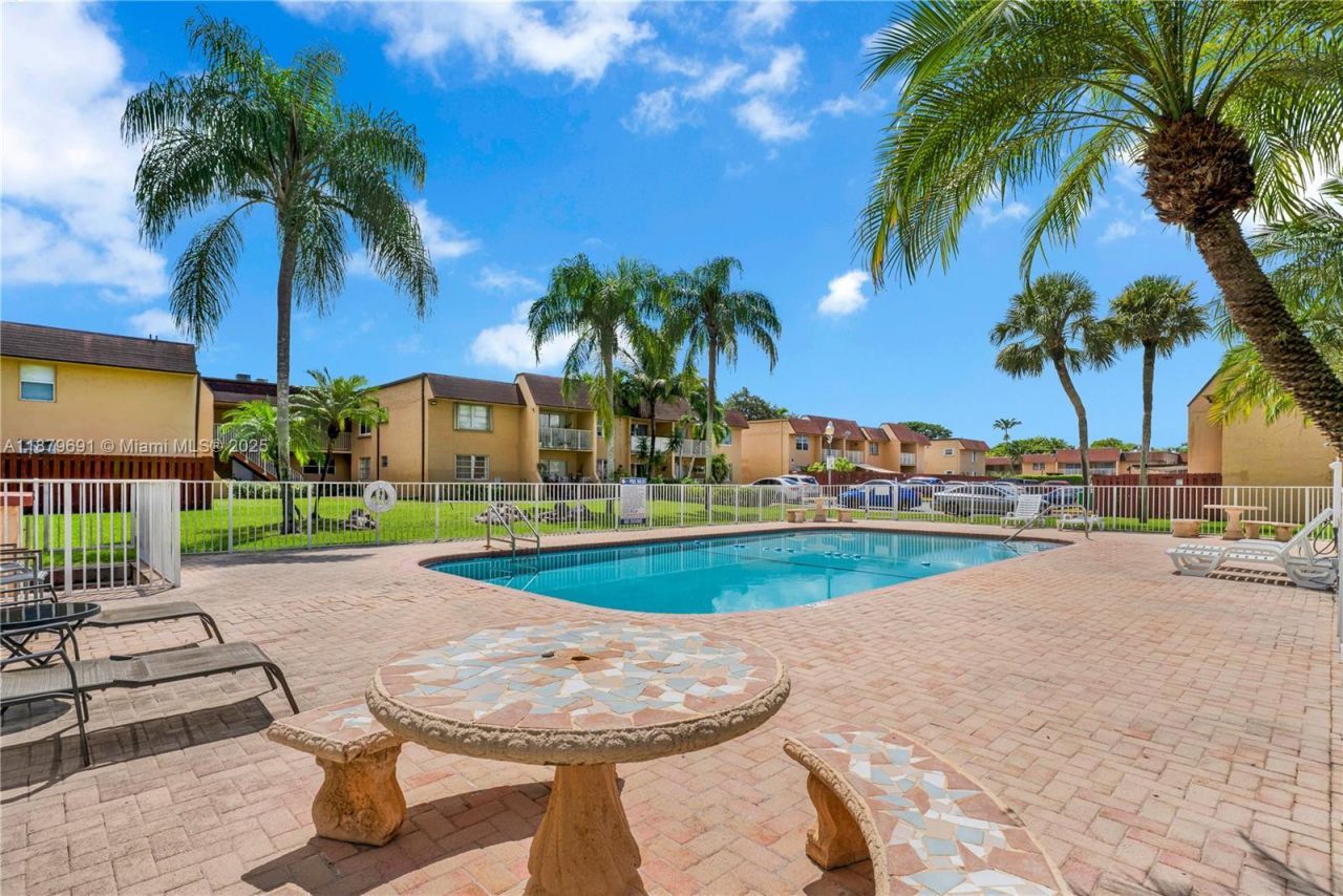 9956 SW 88th St, Unit 128-1, Miami, FL 33176 Photo