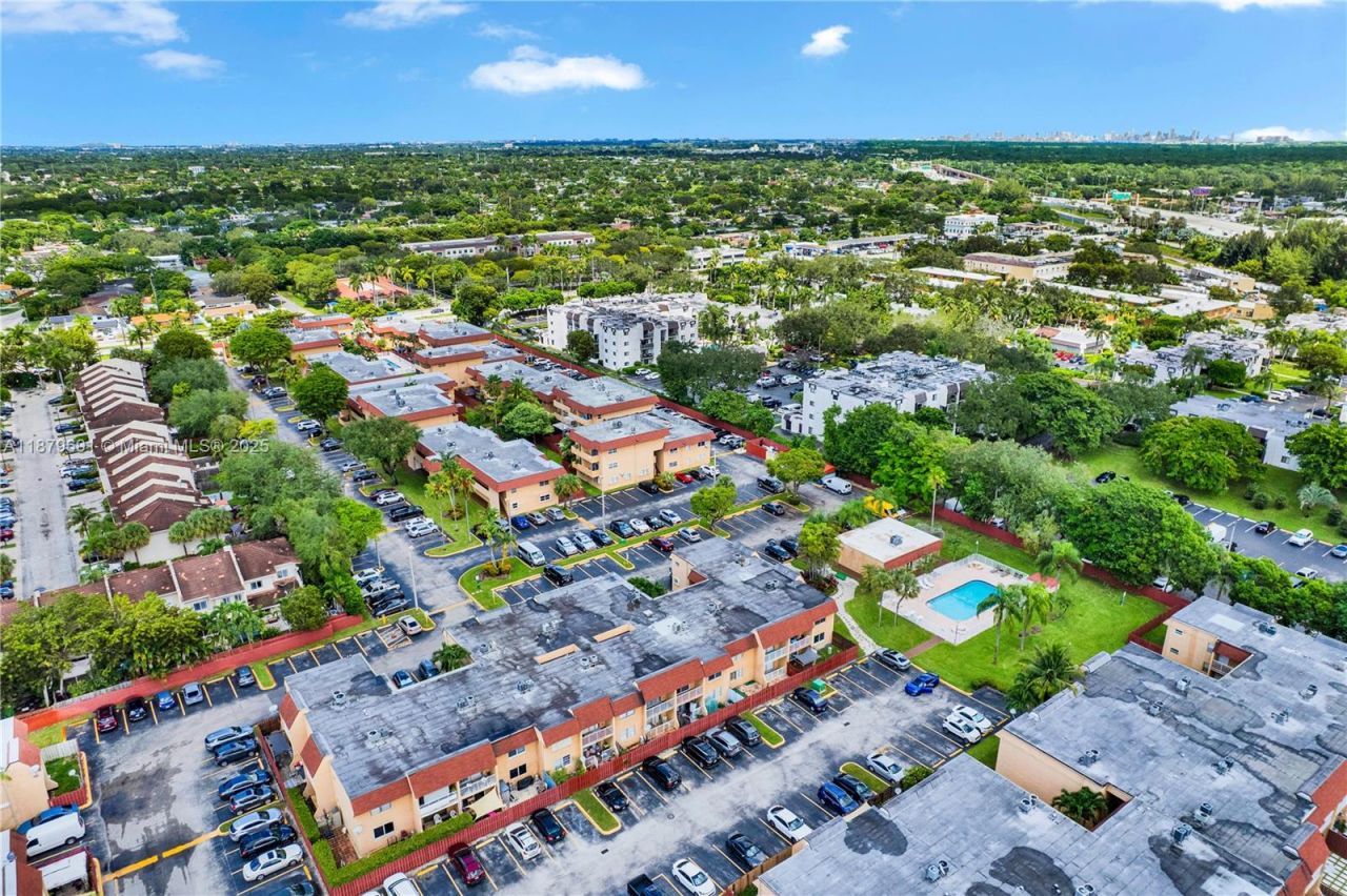 9956 SW 88th St, Unit 128-1, Miami, FL 33176 Photo