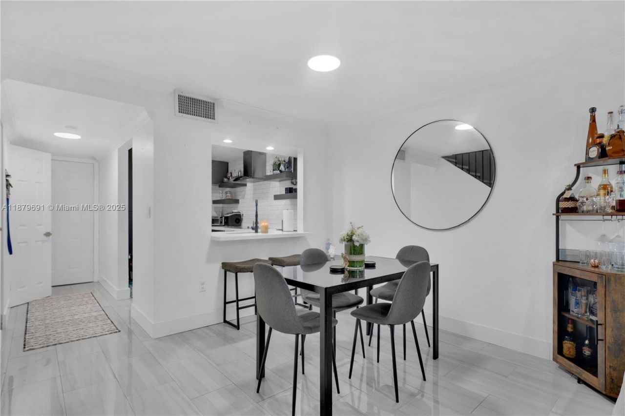 9956 SW 88th St, Unit 128-1, Miami, FL 33176 Photo