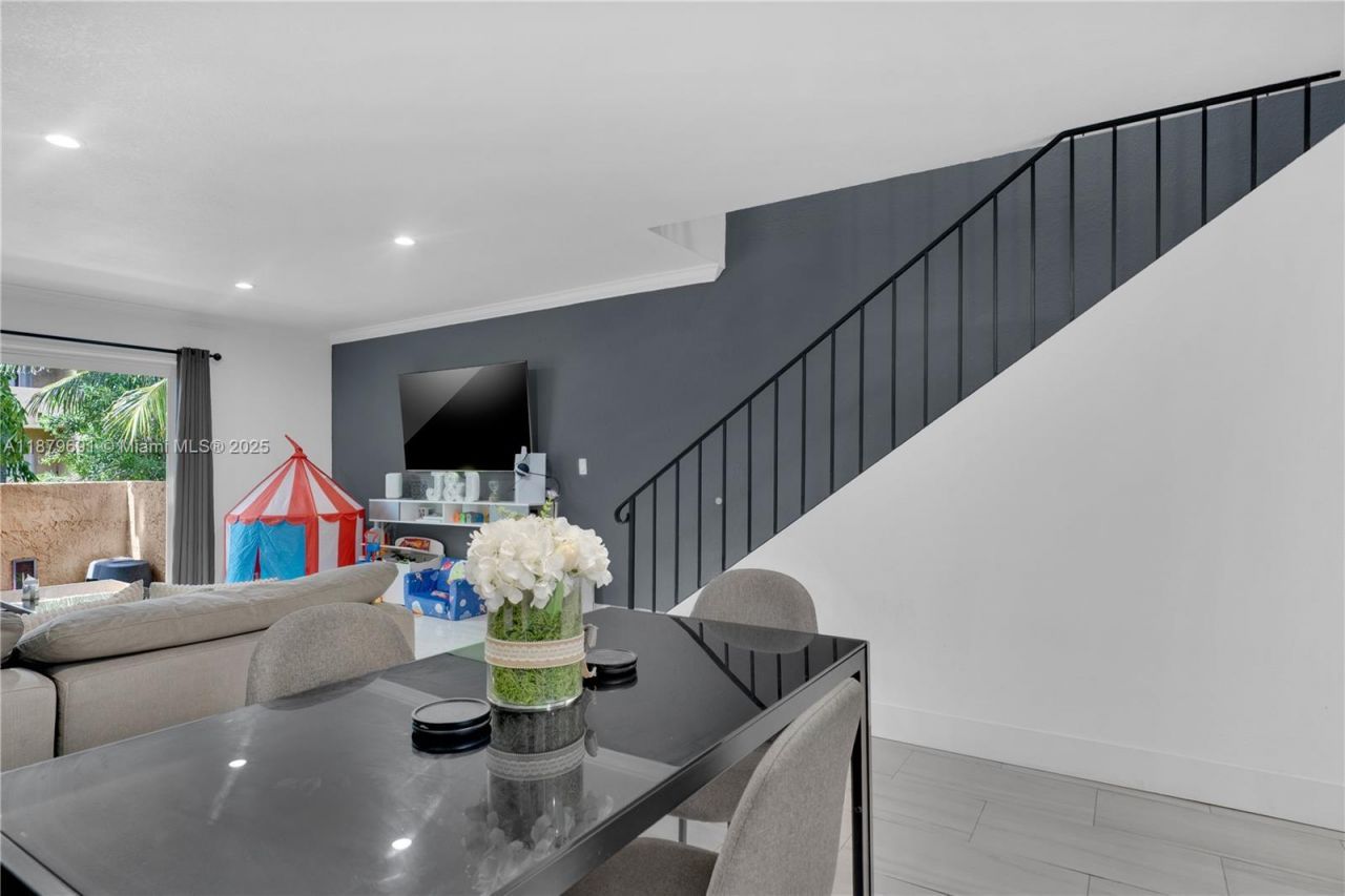 9956 SW 88th St, Unit 128-1, Miami, FL 33176 Photo