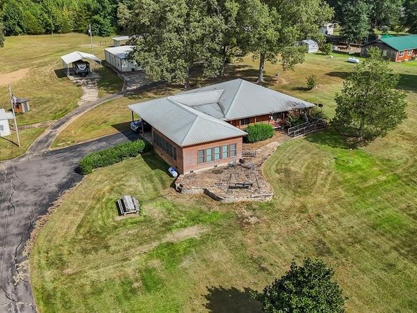 3876 Bett Thyatira Road, Coldwater, MS 38618