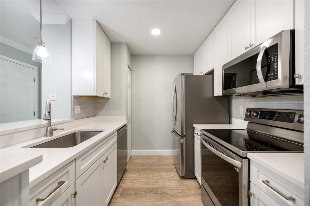 8821 Manor Loop, Unit 101, Lakewood Ranch, FL 34202 Photo