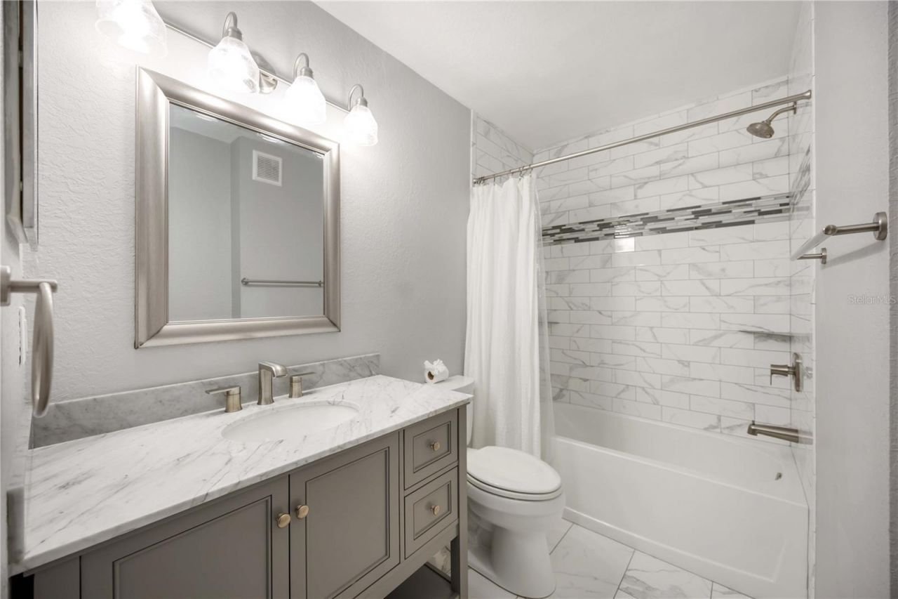 8821 Manor Loop, Unit 101, Lakewood Ranch, FL 34202 Photo