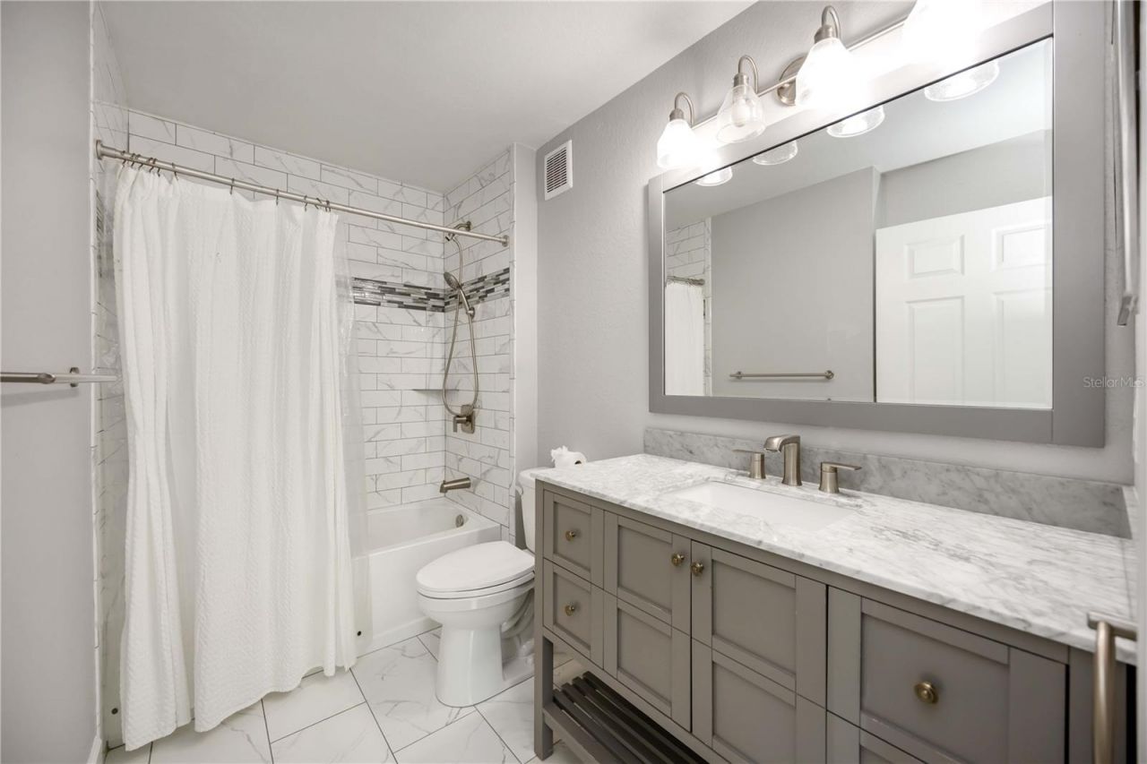 8821 Manor Loop, Unit 101, Lakewood Ranch, FL 34202 Photo