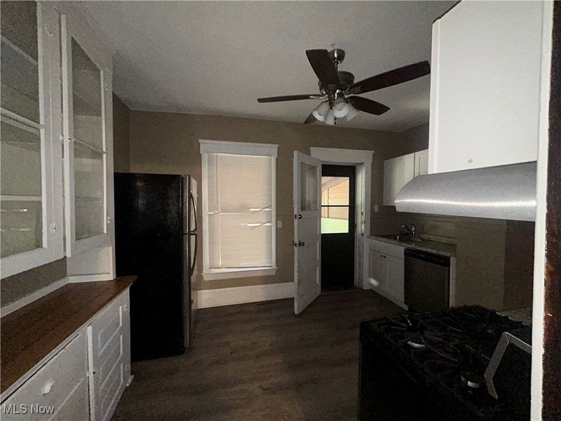 4309 Clinton Avenue, Cleveland, OH 44113 Photo 29