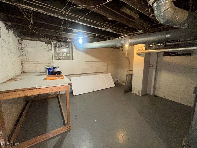 4309 Clinton Avenue, Cleveland, OH 44113 Photo 32