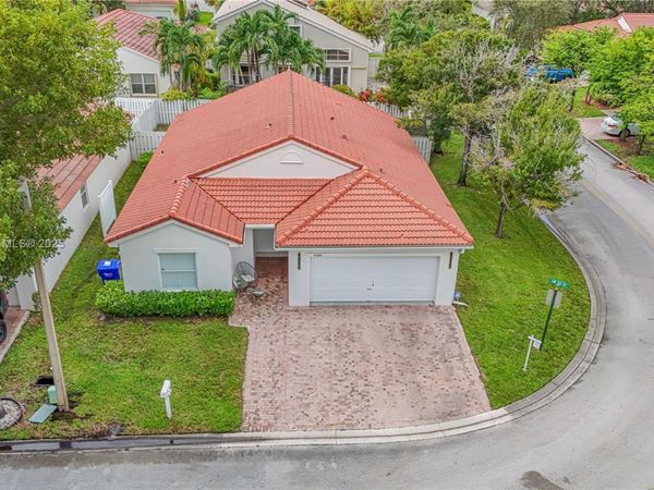 3380 SW 50th St, Hollywood, FL 33312